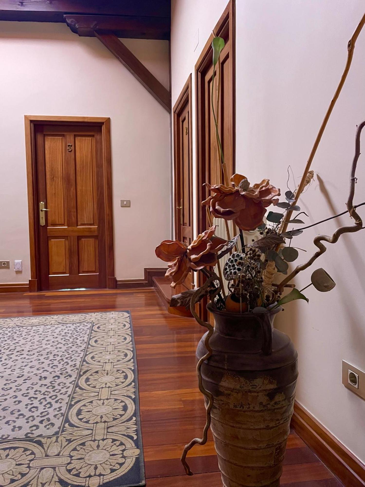 Hotel Konbenio Аморебієта-Ечано Екстер'єр фото